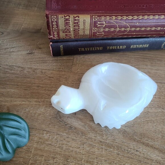 White marble ashtray turtle shape. - Picture 1 of 7